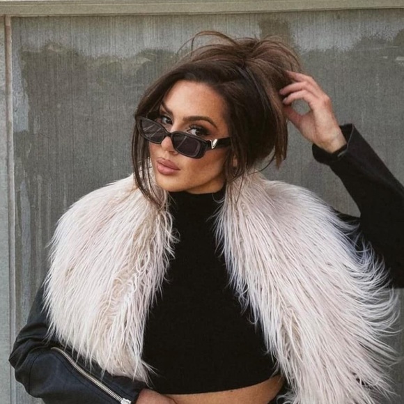 156. NEW| Modern Gold V Accent Rectangular Shape Black Sunglasses - Picture 6 of 10